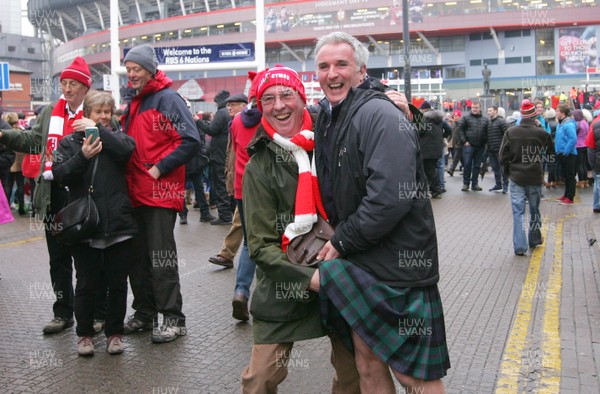 130216 - Wales v Scotland - RBS 6 Nations -Fans of Wales and Scotland enjoy the build up to the game