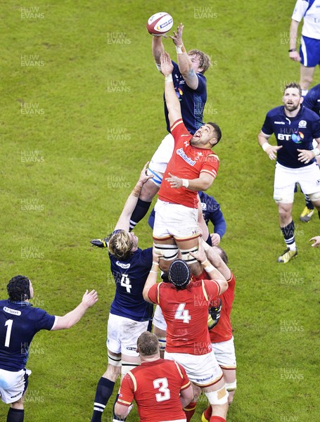 130216 - Wales v Scotland - RBS 6 Nations 2016 - Taulupe Faletau of Wales challenges Jonny Gray of Scotland in the line out