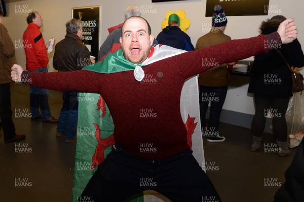 130216 - Wales v Scotland - RBS 6 Nations 2016 - Welsh fan