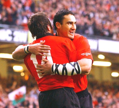 14-02-04. Wales v Scotland RBS Six Nations. Wales' Sonny Parker congratulates Rhys Williams on Try  Pic: James Davies/