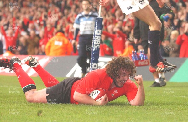 14.02.04  Wales v Scotland  Wales Adam Jones dives in for try  