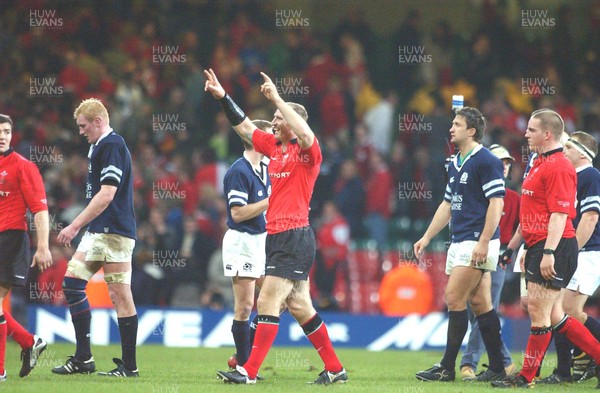 14.02.04  Wales v Scotland  Wales Gareth Thomas celebrates at the final whistle  