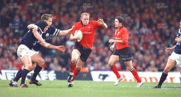 14.02.04  Wales v Scotland  Wales Martyn Williams goes past Chris Patterson  