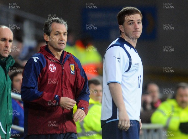 14.11.09 - International Football Friendly, Wales v Scotland Scotland manager George Burley and Ross McCormack 