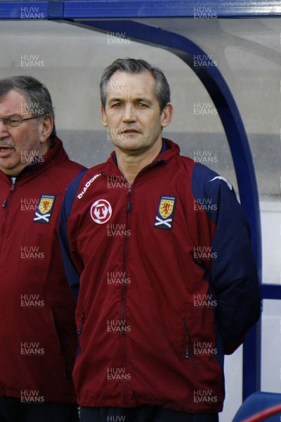 14.11.09  Wales v Scotland - International Football friendly - Scottish coach George Burley. 