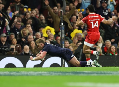 210226 - Wales v Scotland, 2026 Guinness Six Nations - Kyle Steyn of Scotland races in to score try