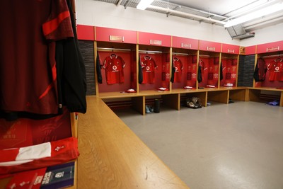 210226 - Wales v Scotland - Guinness Six Nations Championship - Wales dressing room before the game