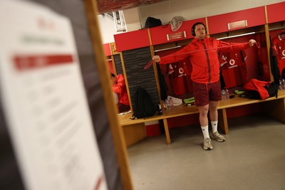 210226 - Wales v Scotland - Guinness Six Nations Championship - Ryan Elias of Wales in the dressing room before the game