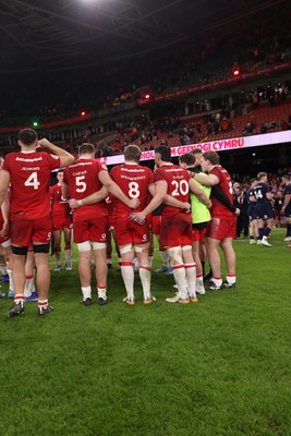 210226 - Wales v Scotland - Guinness Six Nations Championship - Wales team huddle