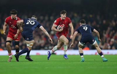 210226 - Wales v Scotland, 2026 Guinness Six Nations - Eddie James of Wales charges forward