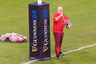 210226 - Wales v Scotland - Guinness Six Nations - Wales head coach Steve Tandy during the warm up