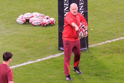 210226 - Wales v Scotland - Guinness Six Nations - Wales head coach Steve Tandy during the warm up