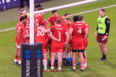 210226 - Wales v Scotland - Guinness Six Nations - Wales huddle
