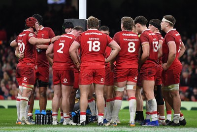 210226 - Wales v Scotland - Guinness Men's Six Nations - Wales huddle