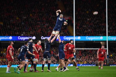 210226 - Wales v Scotland - Guinness Men's Six Nations - Scott Cummings of Scotland wins the line-out