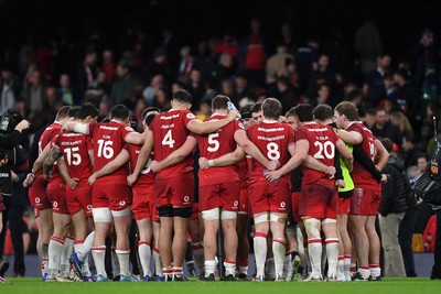 210226 - Wales v Scotland - Guinness Men's Six Nations - Wales huddle