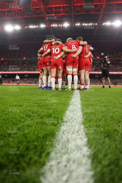 210226 - Wales v Scotland - Guinness Six Nations Championship - Wales team huddle
