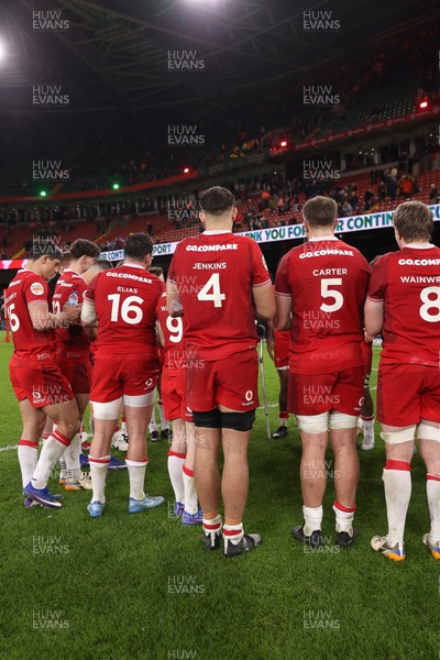 210226 - Wales v Scotland - Guinness Six Nations Championship - Wales team huddle
