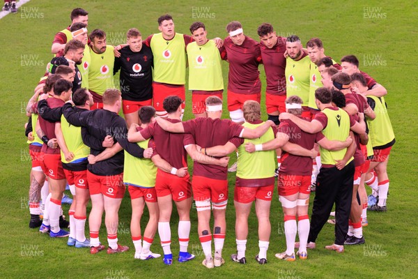 210226 - Wales v Scotland - Guinness Six Nations - Wales huddle before the match
