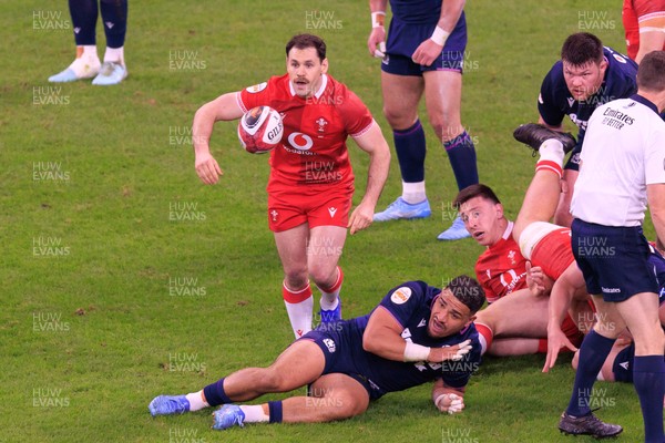 210226 - Wales v Scotland - Guinness Six Nations - Tomos Williams of Wales passes the ball