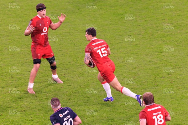 210226 - Wales v Scotland - Guinness Six Nations - Louis Rees-Zammit of Wales looks for a gap