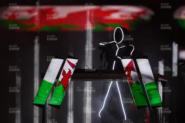 210226 - Wales v Scotland - Guinness Men's Six Nations - Half time light show