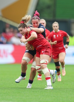 230825 - Wales v Scotland, Women’s Rugby World Cup - Gwen Crabb of Wales breaks away
