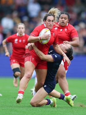 230825 - Wales v Scotland, Women’s Rugby World Cup - Courtney Keight of Wales looks to break away
