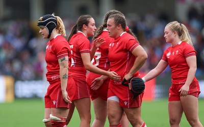 230825 - Wales v Scotland, Women’s Rugby World Cup - Wales players at the end of the match