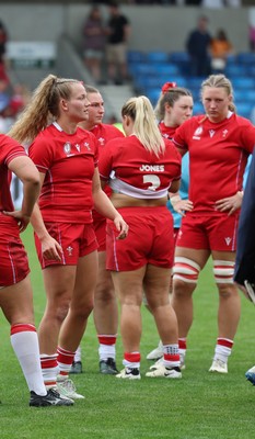 230825 - Wales v Scotland, Women’s Rugby World Cup - Wales players at the end of the match