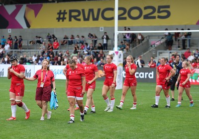 230825 - Wales v Scotland, Women’s Rugby World Cup - Wales players at the end of the match