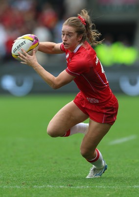 230825 - Wales v Scotland, Women’s Rugby World Cup - Lisa Neumann of Wales