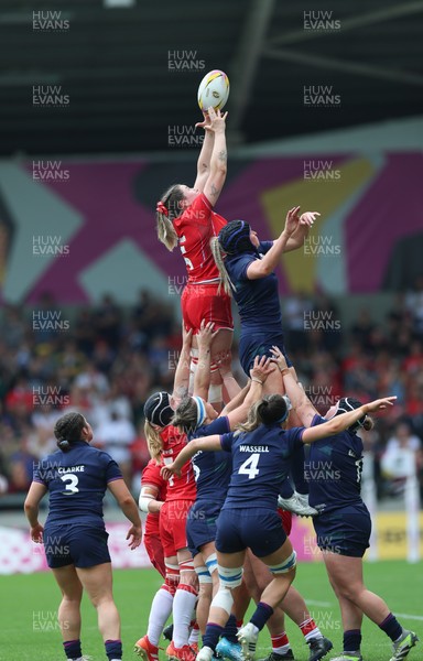 230825 - Wales v Scotland, Women’s Rugby World Cup - Gwen Crabb of Wales wins line out