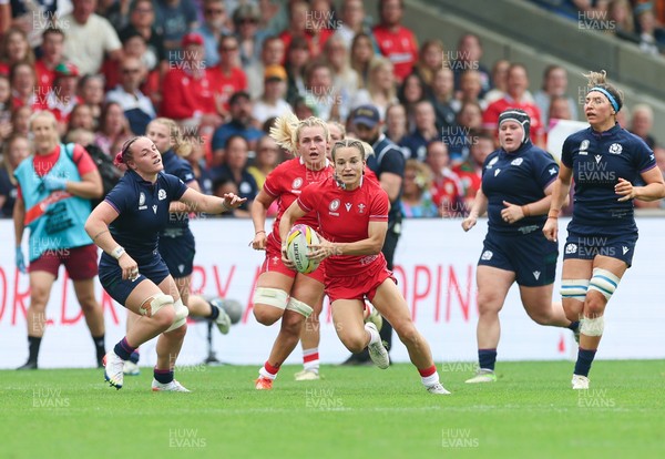 230825 - Wales v Scotland, Women’s Rugby World Cup - Jasmine Joyce-Butchers of Wales breaks away
