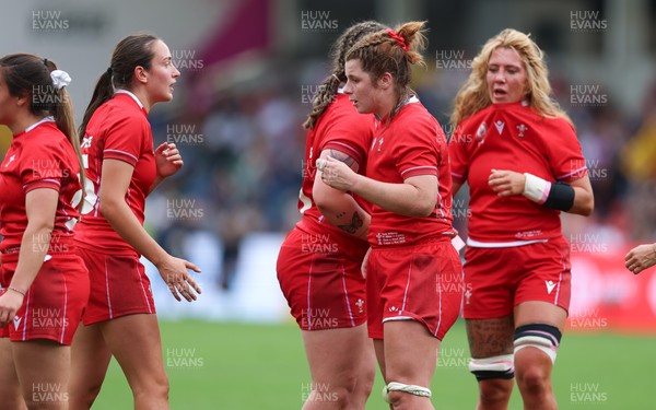 230825 - Wales v Scotland, Women’s Rugby World Cup - Wales players at the end of the match