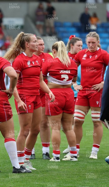 230825 - Wales v Scotland, Women’s Rugby World Cup - Wales players at the end of the match