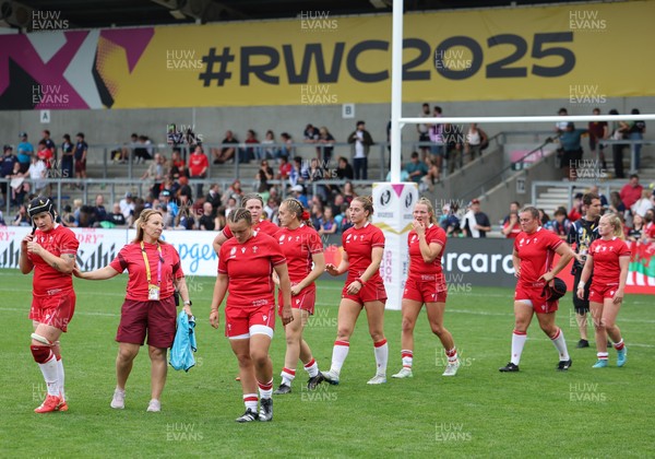 230825 - Wales v Scotland, Women’s Rugby World Cup - Wales players at the end of the match