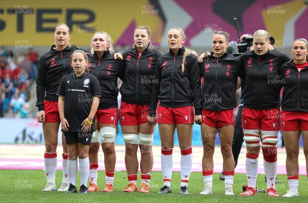 230825 - Wales v Scotland, Women’s Rugby World Cup -  The Wales team lineup for the anthems