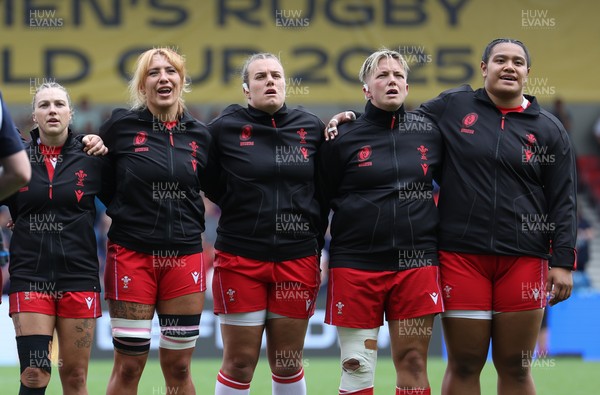 230825 - Wales v Scotland, Women’s Rugby World Cup -  The Wales team lineup for the anthems