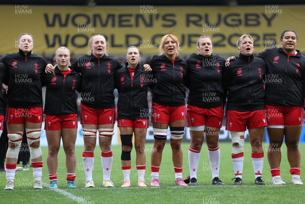 230825 - Wales v Scotland, Women’s Rugby World Cup -  The Wales team lineup for the anthems