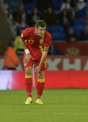 100913 -  Wales v Serbia - FIFA 2014 World Cup Qualifying Match -  Reaction from Gareth Bale of Wales following a heavy challenge( c ) Huw Evans Agency