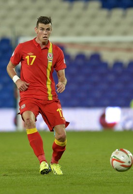 100913 -  Wales v Serbia - FIFA 2014 World Cup Qualifying Match -  Gareth Bale of Wales( c ) Huw Evans Agency