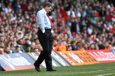 07.10.06...Wales v Slovakia, Euro 2008 Qualifying Match, Cardiff Wales' Manager John Toshack watches as his team slumps to a 5-1 defeat 
