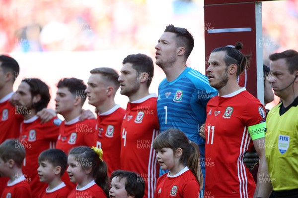 240319 - Wales v Slovakia - UEFA EURO 2020 Qualifier - Wales team sing the anthem