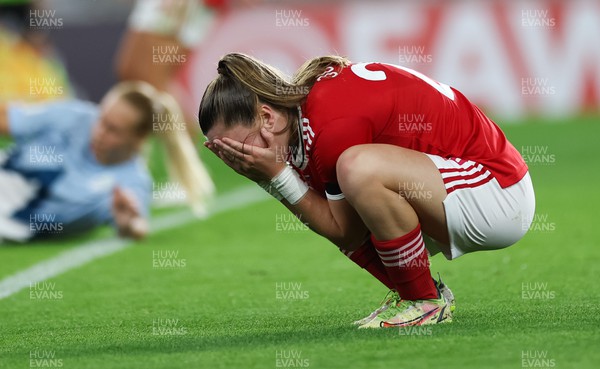 060922 - Wales v Slovenia, FIFA Women's World Cup 2023 Qualifier - Carrie Jones of Wales reacts after missing a chance to score