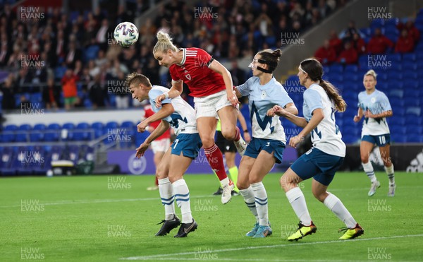 060922 - Wales v Slovenia, FIFA Women's World Cup 2023 Qualifier - Rhiannon Roberts of Wales looks to head at goal