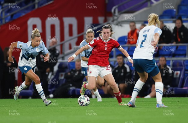 060922 - Wales v Slovenia, FIFA Women's World Cup 2023 Qualifier - Carrie Jones of Wales charges forward