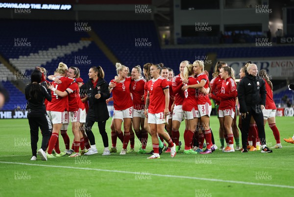060922 - Wales v Slovenia, FIFA Women's World Cup 2023 Qualifier - Wales players celebrate at the end of the match