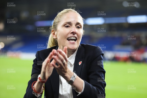 060922 - Wales v Slovenia, FIFA Women's World Cup 2023 Qualifier - Wales manager Gemma Grainger celebrates at the end of the match