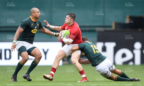 020618 - Wales v South Africa - International Rugby - Steff Evans of Wales is tackled by Curwin Bosch of South Africa